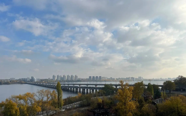 Апартаменты VEROM с видом на реку и город