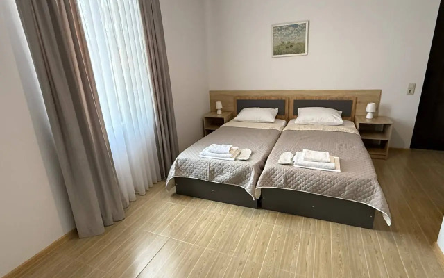 Amra Guest House