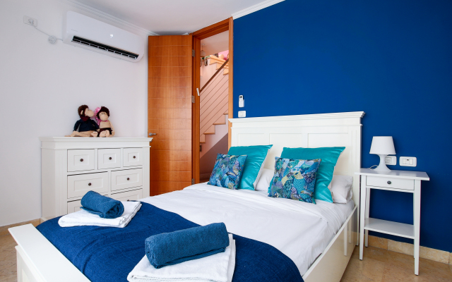 Penthouse & Jacuzzi In Neve Tzedek By Feelhome Apartments
