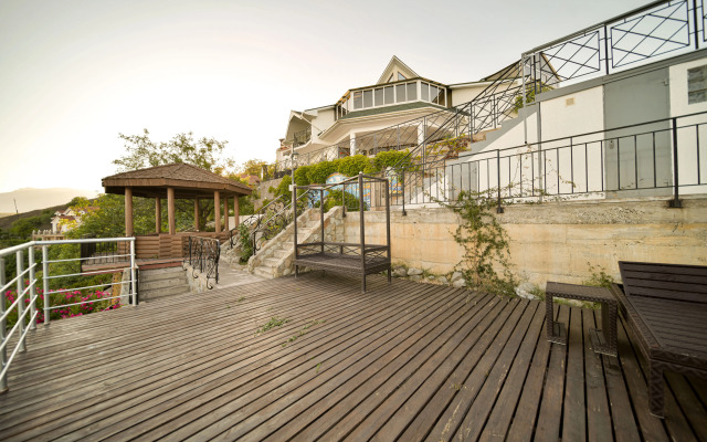 Solnechnyij Guest House