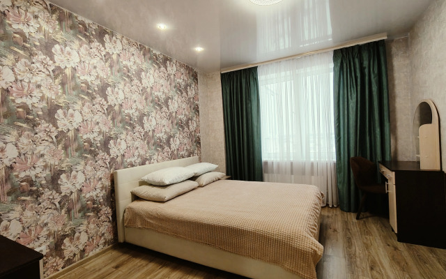 Bolshaya S Vidom Na Reku Flat