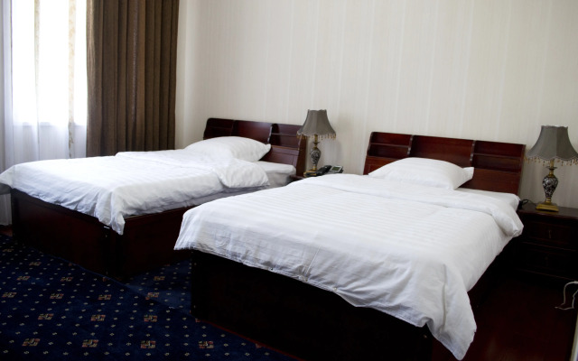 Отель Bokhtariyon