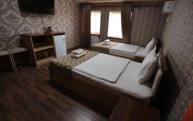 Отель Plaza 777