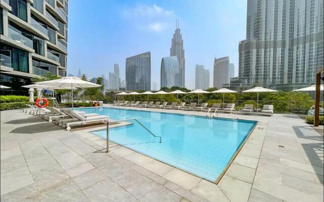 Апартаменты Deluxe 2BR with Burj Khalifa and Fountain View