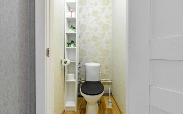 Evrodvuhkomntantaya U Metro I Razvodnogo Mosta Flat