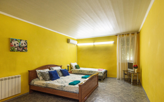 Na Leselidze 10b Guest House