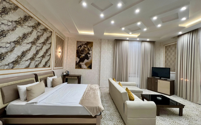Royal Mansion