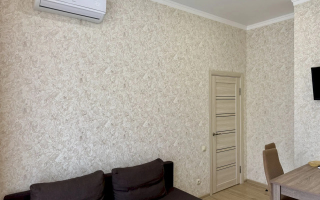 Квартира 121 с балконом в ЖК Черноморский Толстый мыс