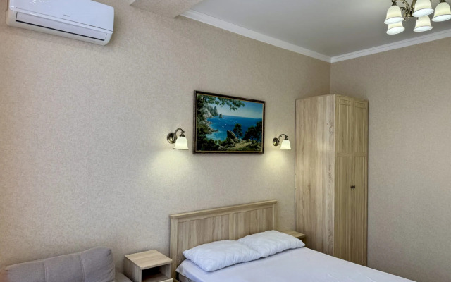 Квартира 121 с балконом в ЖК Черноморский Толстый мыс