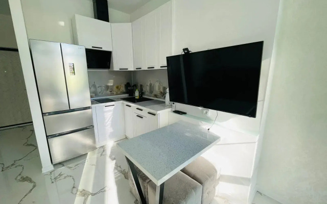 White Apartment by the Sea Flat