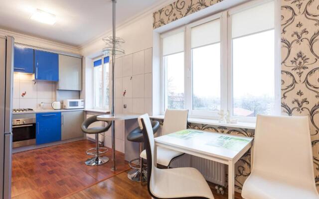 Tryohkomnatnyj Penthaus, YUzhnyj vokzal,Kolibri#27/13 Apartments