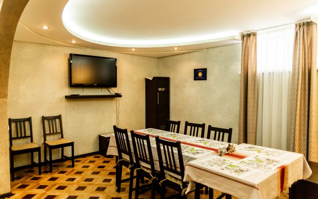 Dinastiya Guest House