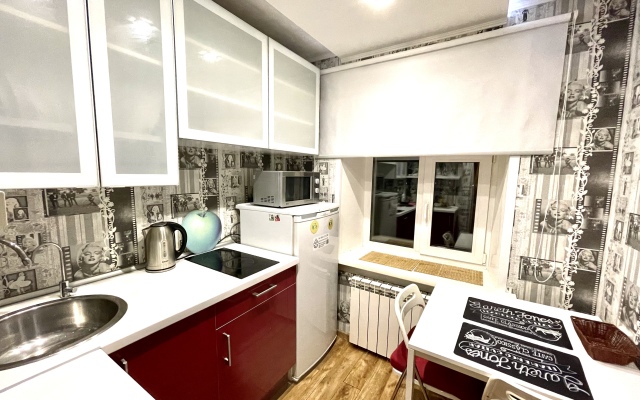 Studiya Na Tihonova Mirnydom Apartments