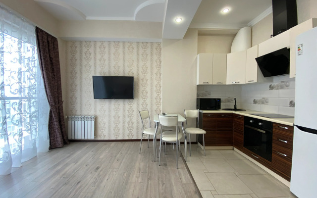 Zhk "poseydon" 833. Mamayka. Odnokomnatnaya S Balkonom (TrustControl) Flat