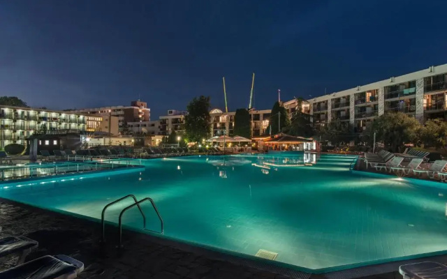 Отель Pomorie Sun
