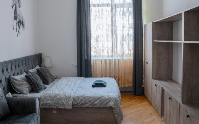 Modern & Stylish Studio in City Center Apartments