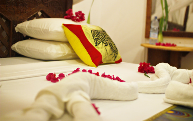 Aya Beach Bungalows Hotel