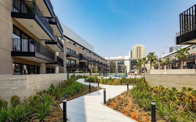 Oakley Square 1Br with Maid's Room Apartment