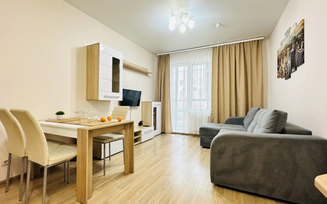 Uutnaya Evro-dvukhkomnatnaya u Naberezhnoy Flat