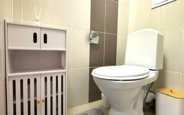 Na Petra Podzolkova 28 Ryadom S Planetoy Flat