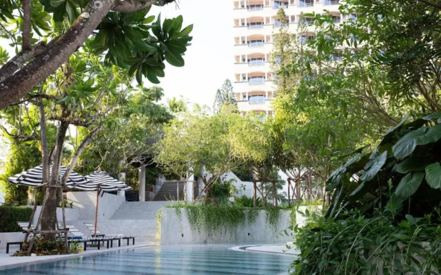 Курортный отель The Royal Paradise Hotel & Spa