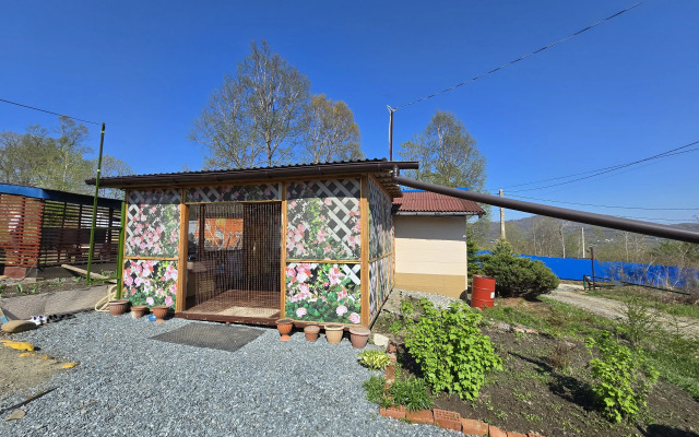 Private house Dom S Basseynom U Morya