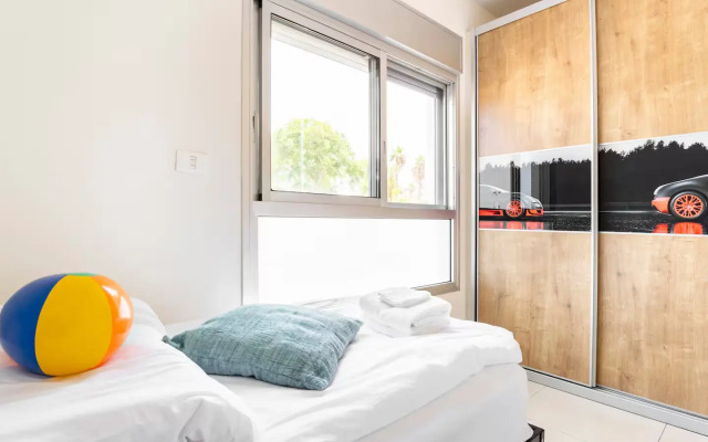 GW002 Gugel Waves Amazing Seaview & Garden Family Apartments Flat