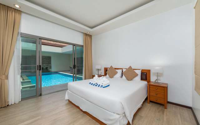 Вилла Nai Harn Pool Villa Bond