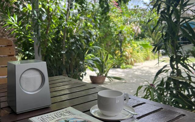 Lagoon Thoddoo Villa