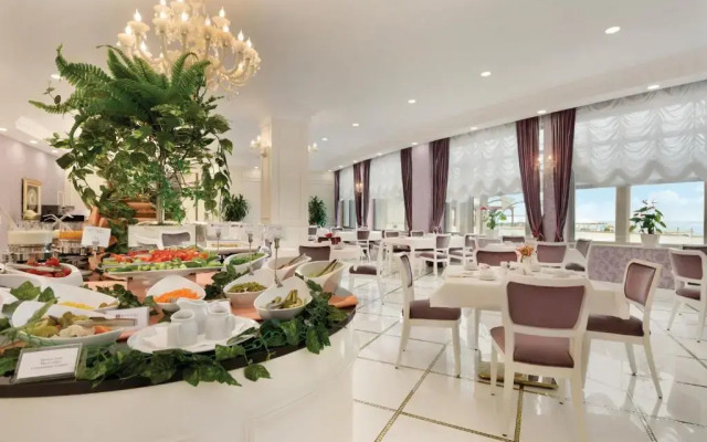 Hotel Ramada By Wyndham Baku