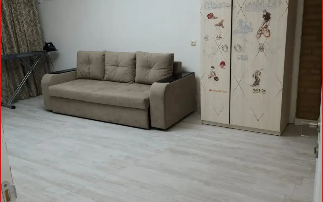 Kvartira odnokomnatnaa svetlaa v pesej dostupnosti ot mora