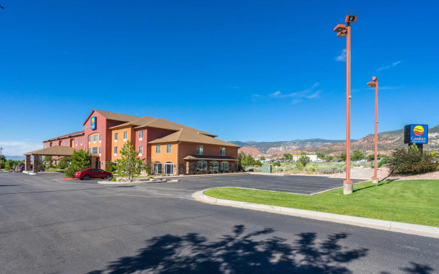 Comfort Inn & Suites Hotel