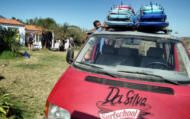 Da Silva Bike & Surf Camp Guest house