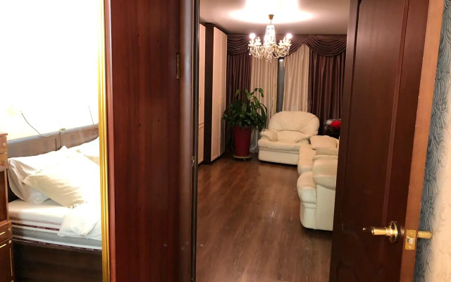 Квартира Большая Трехкомнатная