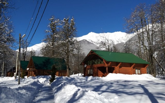 Kottedzhi V Kavkazskom Zapovednike. Krasnaya Polyana Guest House