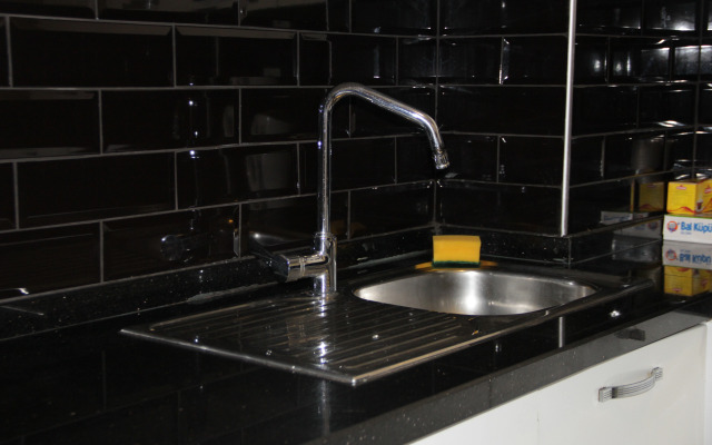 Отель Solo Suites