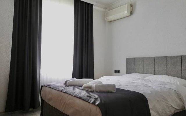 Black Pearly Hotel