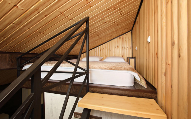 Mirros Subay Hotel Dombay