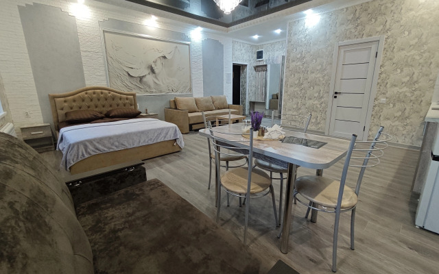 Na Krasnoy Armii 136/3 Apartments
