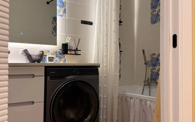 Квартира студия с лоджией и видом на лесной массив