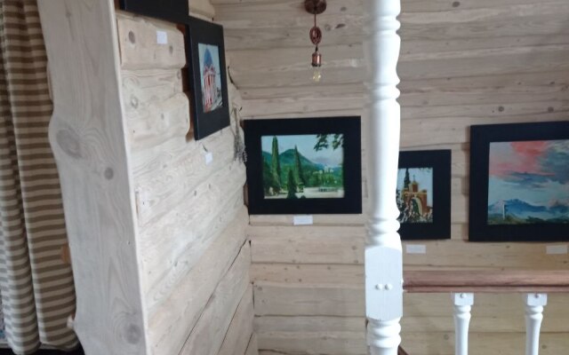 Domik Khudozhnikov Guest House