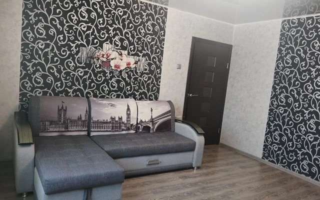2kh Komnatnaya na Fridrikha Engelsa Flat