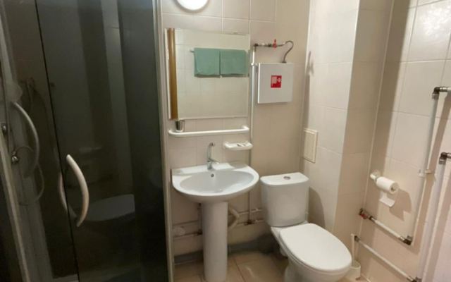 Gest 4 Guest House
