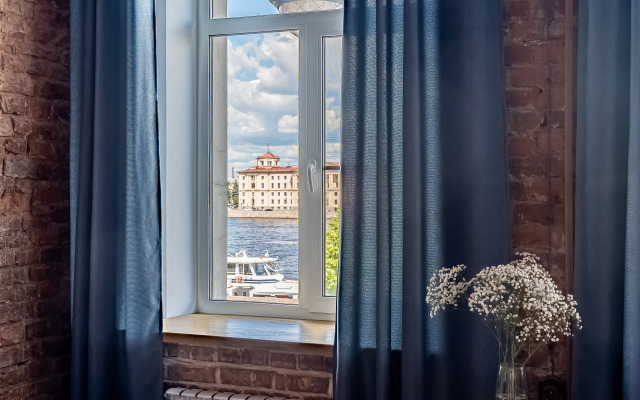 Апартаменты Лофт с Видом на Неву 3