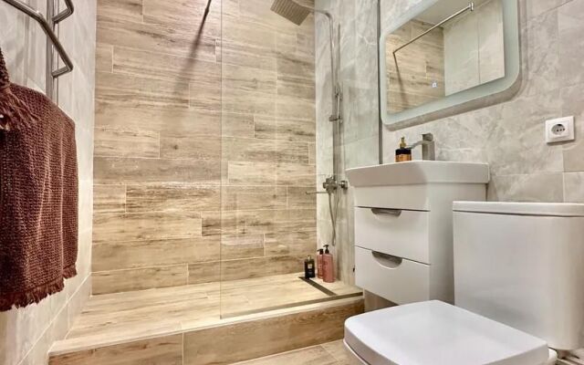 Komfortnaya Kofe S Molokom 1 etazh Flat