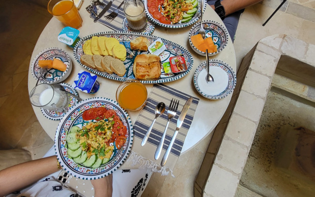 Al Madina Riad Hotel