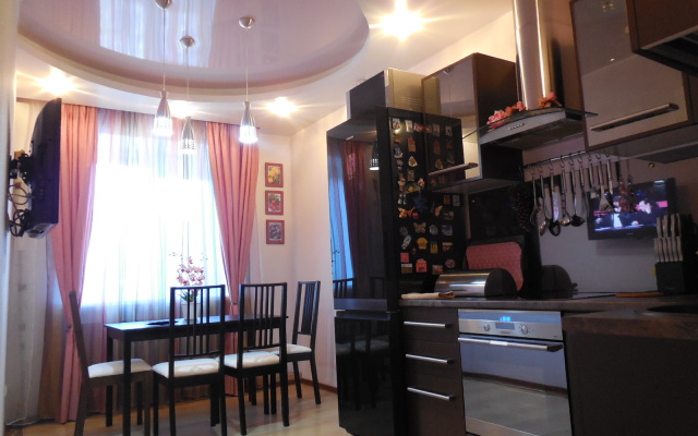 Na Krasnom prospekte Apartment