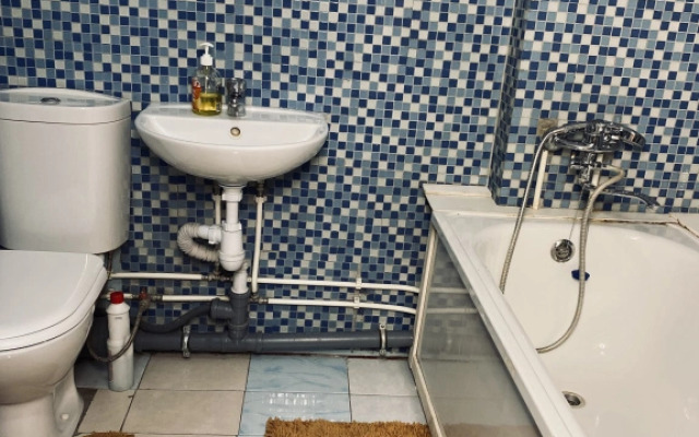 Apartamenty S Balkonom Na Polevaya 10
