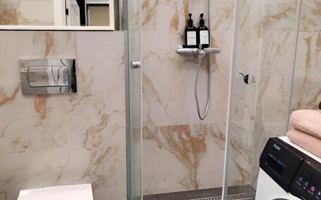 Sutki Rent  Na Novocherkasskom Prospekte Apartments