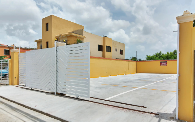 Tropical Island Hotel